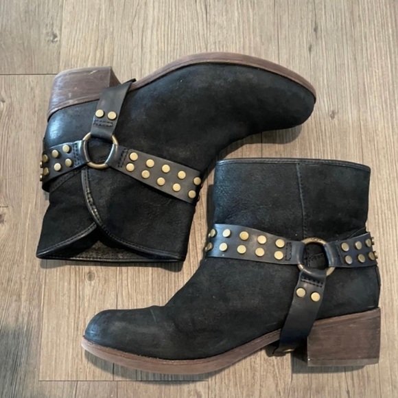 Ugg Darling Black Suede Leather Harness Ankle Boots Sz 7 - Picture 4 of 11
